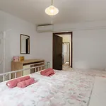 Strandnahes Apartment Inmitten Der Altstadt Mit Mediterranem Garten - Nur 150 Meter Zum Meer